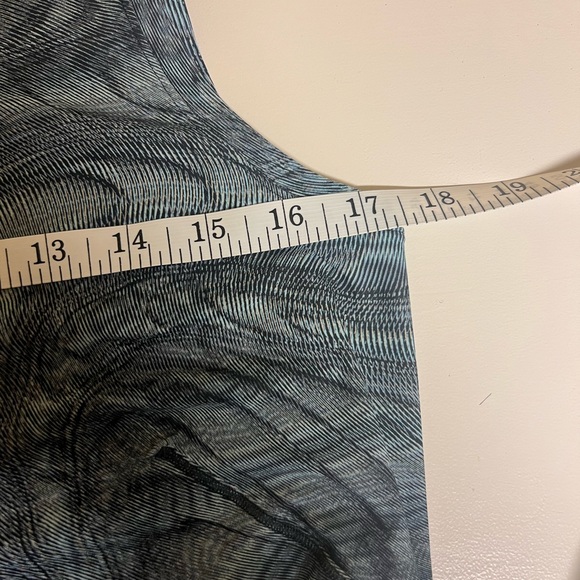 Lululemon Tank - Picture 6 of 6